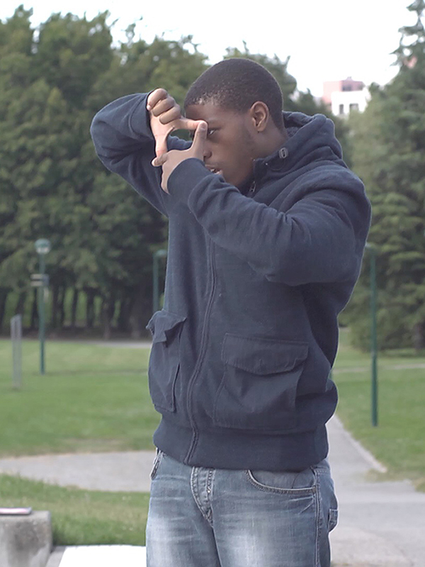 Affiche du court métrage Guy Moquet () de Demis Herenger. Voir Guy Moquet en streaming / torrent sur meilleurs-films.fr