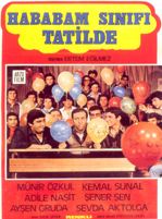 Affiche du film Hababam S?n?f? Tatilde (1977) de Ertem E?ilmez. Voir Hababam S?n?f? Tatilde en streaming / torrent sur meilleurs-films.fr