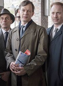 Affiche du film Haute Trahison (2014) de Roland Suso Richter. Voir Haute Trahison en streaming / torrent sur meilleurs-films.fr