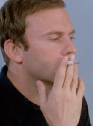 Affiche du film Trintignant par Trintignant (2021) de Lucie Caries. Voir Trintignant par Trintignant en streaming / torrent sur meilleurs-films.fr