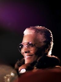 Affiche du film Dionne Warwick: Don’t Make Me Over (2021) de Dave Wooley Affiche du film Dionne Warwick: Don’t Make Me Over (2021) de Dave Wooley. Voir Dionne Warwick: Don’t Make Me Over en streaming / torrent sur meilleurs-films.fr