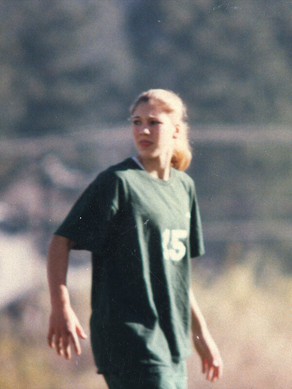 Affiche du film L’Envers du sport : Hope Solo, gardienne indomptable (2024) de Nina Meredith. Voir L’Envers du sport : Hope Solo, gardienne indomptable en streaming / torrent sur meilleurs-films.fr