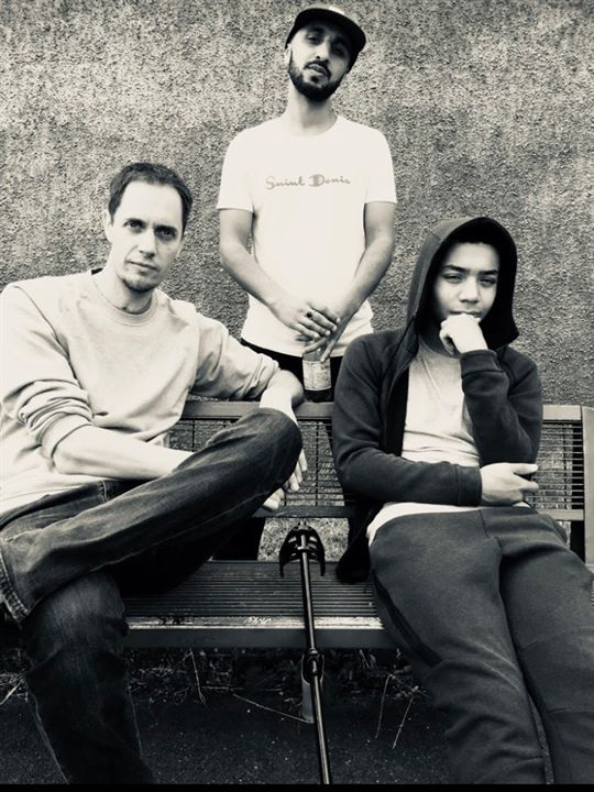 Affiche du film L’Été scolaire (2020) de Bob H.B. El Khayrat Affiche du film L’Été scolaire (2020) de Bob H.B. El Khayrat. Voir L’Été scolaire en streaming / torrent sur meilleurs-films.fr