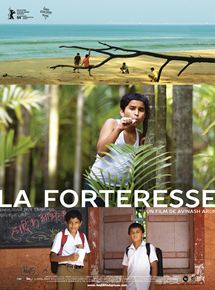 Affiche du film La Forteresse (2014) de Avinash Arun. Voir La Forteresse en streaming / torrent sur meilleurs-films.fr