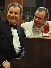 Affiche du film La Guerre du Royal Palace (TV) (2012) de Claude-Michel Rome. Voir La Guerre du Royal Palace (TV) en streaming / torrent sur meilleurs-films.fr