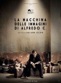 Affiche du film La Macchina delle Immagini di Alfredo C. (2021) de Roland Sejko, Affiche du film La Macchina delle Immagini di Alfredo C. (2021) de Roland Sejko,. Voir La Macchina delle Immagini di Alfredo C. en streaming / torrent sur meilleurs-films.fr