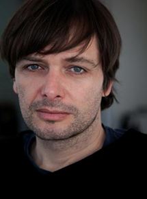 Affiche du film La maladie du sommeil (2011) de Ulrich Köhler. Voir La maladie du sommeil en streaming / torrent sur meilleurs-films.fr