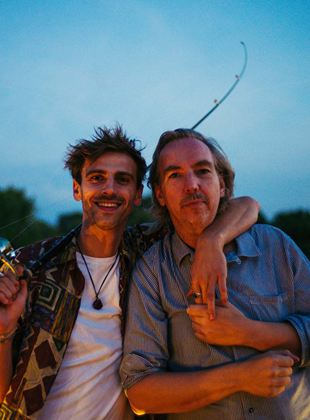 Affiche de la série La Péniche (2022) de . Voir La Péniche en streaming / torrent sur meilleurs-films.fr