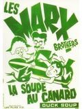 Affiche du film La Soupe au canard (1933) de Leo McCarey. Voir La Soupe au canard en streaming / torrent sur meilleurs-films.fr
