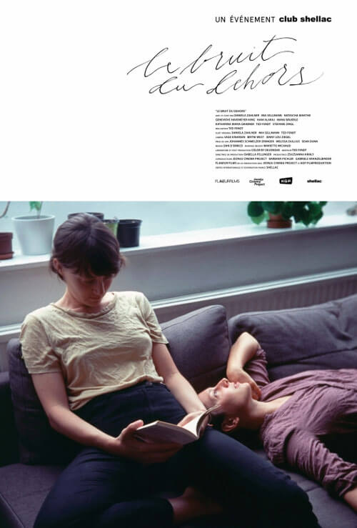 Affiche du film Le Bruit du dehors (2022) de Ted Fendt. Voir Le Bruit du dehors en streaming / torrent sur meilleurs-films.fr