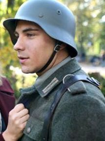 Affiche du film Le Pont des sacrifiés (TV) (2008) de Wolfgang Panzer. Voir Le Pont des sacrifiés (TV) en streaming / torrent sur meilleurs-films.fr