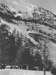 Affiche du film Le stade blanc (1928) de Arnold Fanck. Voir Le stade blanc en streaming / torrent sur meilleurs-films.fr