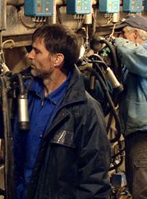 Affiche du film Les Fils de la terre (2012) de Edouard Bergeon,Luc Golfin,. Voir Les Fils de la terre en streaming / torrent sur meilleurs-films.fr