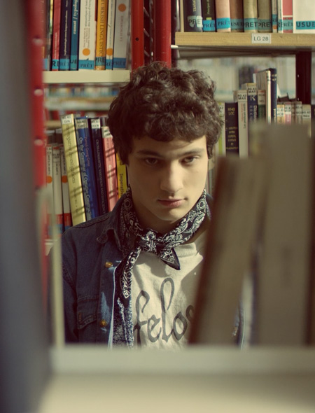 Affiche du court métrage Les Heures de coton (2016) de Sébastien Truchet. Voir Les Heures de coton en streaming / torrent sur meilleurs-films.fr