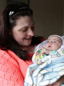 Affiche du film Les Petites mamans (2016) de Agathe Dalisson. Voir Les Petites mamans en streaming / torrent sur meilleurs-films.fr