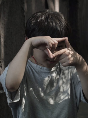 Affiche du court métrage Les Photographes () de Jaehyun Yoo. Voir Les Photographes en streaming / torrent sur meilleurs-films.fr