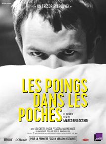 Affiche du film Les Poings dans les poches (1965) de Marco Bellocchio. Voir Les Poings dans les poches en streaming / torrent sur meilleurs-films.fr