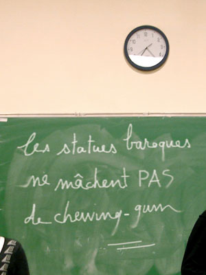 Affiche du court métrage Les Statues baroques ne mâchent pas de chewing-gum (2010) de L’amicale du réel. Voir Les Statues baroques ne mâchent pas de chewing-gum en streaming / torrent sur meilleurs-films.fr