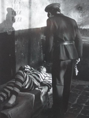 Affiche du court métrage L’Evasion (1994) de Rashed Mdini. Voir L’Evasion en streaming / torrent sur meilleurs-films.fr