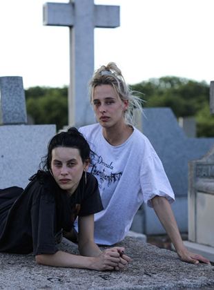 Affiche du film Libélulas (2022) de Luc Knowles. Voir Libélulas en streaming / torrent sur meilleurs-films.fr