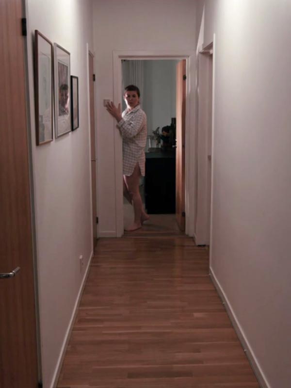 Affiche du court métrage Lights Out (2014) de David F. Sandberg. Voir Lights Out en streaming / torrent sur meilleurs-films.fr