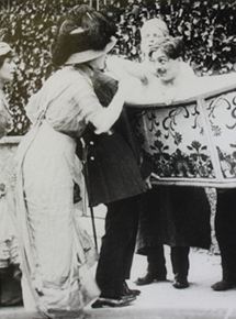 Affiche du film Max prend un bain (1912) de Max Linder Affiche du film Max prend un bain (1912) de Max Linder. Voir Max prend un bain en streaming / torrent sur meilleurs-films.fr