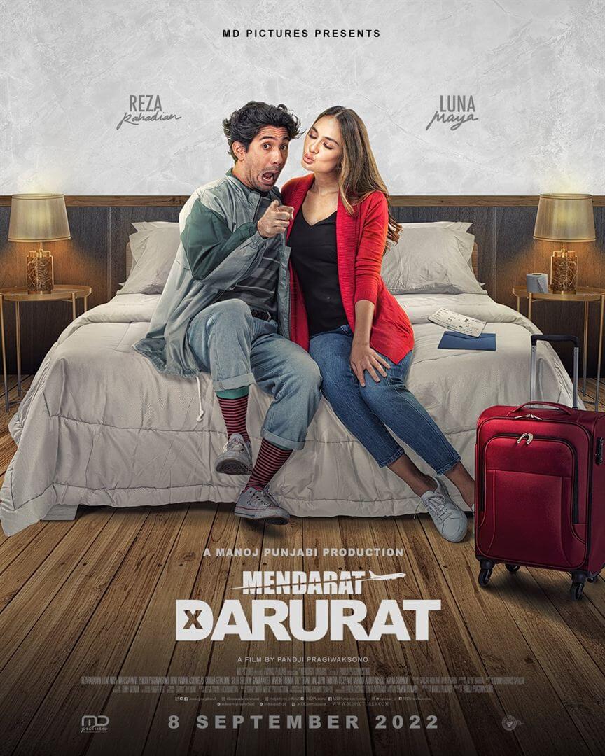 Affiche du film Mendarat Darurat (2022) de Pandji Pragiwaksono. Voir Mendarat Darurat en streaming / torrent sur meilleurs-films.fr