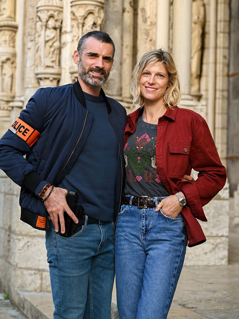 Affiche du film Meurtres à Chartres (2025) de . Voir Meurtres à Chartres en streaming / torrent sur meilleurs-films.fr