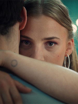 Affiche du court métrage Miss Chazelles (2019) de Thomas Vernay. Voir Miss Chazelles en streaming / torrent sur meilleurs-films.fr