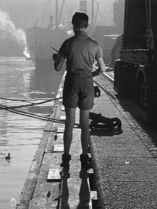 Affiche du court métrage Människor i stad (1947) de Arne Sucksdorff. Voir Människor i stad en streaming / torrent sur meilleurs-films.fr