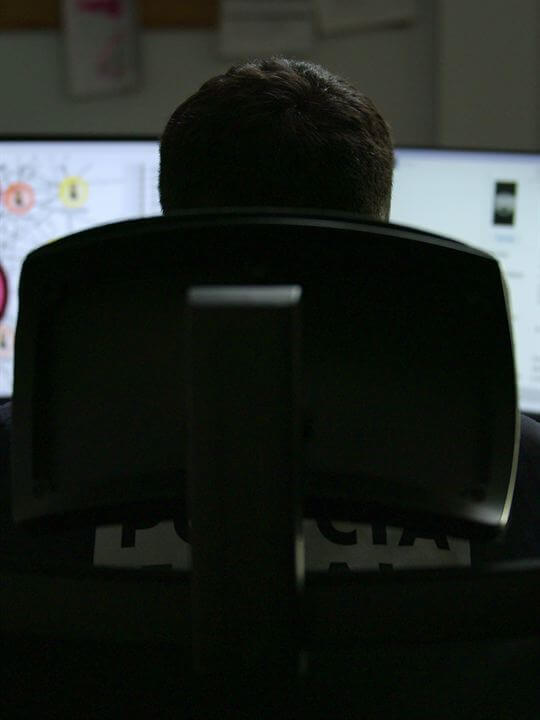 Affiche du film No estás sola : Ensemble face à la meute (2024) de Almudena Carracedo. Voir No estás sola : Ensemble face à la meute en streaming / torrent sur meilleurs-films.fr