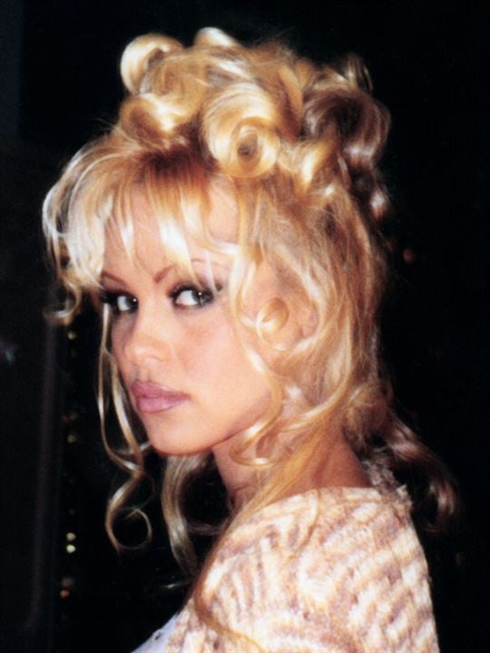 Affiche du film Pamela, A Love Story (2023) de Ryan White. Voir Pamela, A Love Story en streaming / torrent sur meilleurs-films.fr