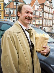 Affiche du film Pas d’impôts pour les potes (TV) (2012) de Hermine Huntgeburth. Voir Pas d’impôts pour les potes (TV) en streaming / torrent sur meilleurs-films.fr