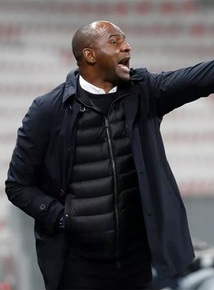 Affiche du film Patrick Vieira – off the Bench (2022) de Marina Ladous Affiche du film Patrick Vieira – off the Bench (2022) de Marina Ladous. Voir Patrick Vieira – off the Bench en streaming / torrent sur meilleurs-films.fr