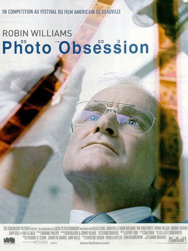 Affiche du film Photo obsession (2002) de Mark Romanek. Voir Photo obsession en streaming / torrent sur meilleurs-films.fr