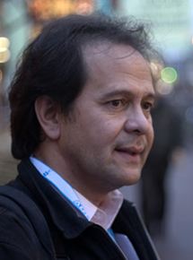 Affiche du film Position Among the Stars (2011) de Leonard Retel Helmrich. Voir Position Among the Stars en streaming / torrent sur meilleurs-films.fr