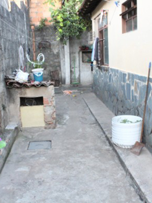 Affiche du court métrage Quintal () de André Novais Oliveira. Voir Quintal en streaming / torrent sur meilleurs-films.fr