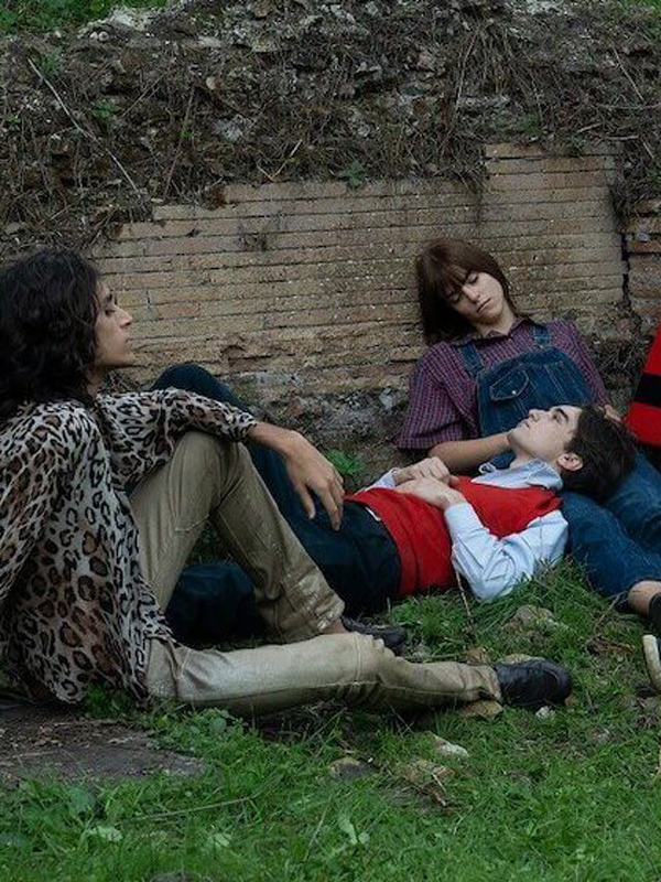 Affiche du film Rossosperanza (2023) de Annarita Zambrano. Voir Rossosperanza en streaming / torrent sur meilleurs-films.fr