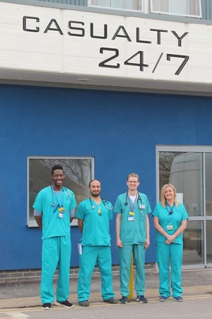 Affiche de la série Casualty 24/7 (2018) de . Voir Casualty 24/7 en streaming / torrent sur meilleurs-films.fr