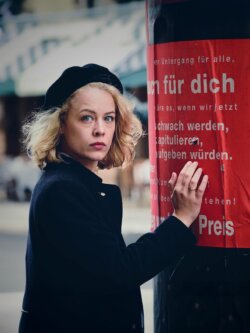 Affiche du film Stella, une vie allemande (2023) de Kilian Riedhof.