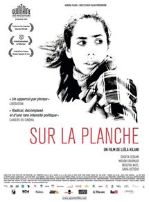 Affiche du film Sur la planche (2010) de Leïla Kilani. Voir Sur la planche en streaming / torrent sur meilleurs-films.fr