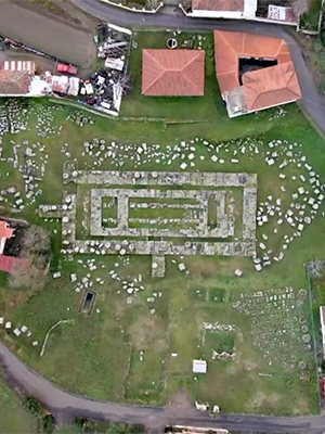 Affiche du court métrage Tegea (2025) de Filippos Koutsaftis. Voir Tegea en streaming / torrent sur meilleurs-films.fr