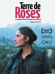 Affiche du film Terre de roses (2016) de Zaynê Akyol. Voir Terre de roses en streaming / torrent sur meilleurs-films.fr