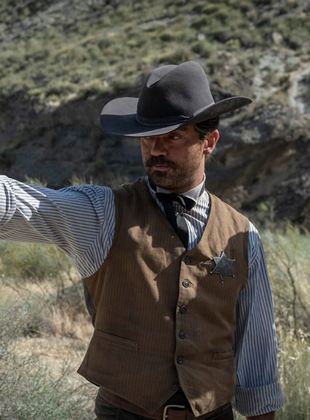 Affiche de la série That Dirty Black Bag (2022) de Mauro Aragoni. Voir That Dirty Black Bag en streaming / torrent sur meilleurs-films.fr