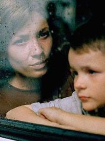 Affiche du film This Little Life (2003) de Sarah Gavron. Voir This Little Life en streaming / torrent sur meilleurs-films.fr