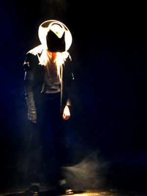 Affiche du court métrage Thriller () de Giuseppe Marco Albano. Voir Thriller en streaming / torrent sur meilleurs-films.fr