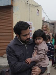 Affiche du film Tigers (2014) de Danis Tanovic. Voir Tigers en streaming / torrent sur meilleurs-films.fr