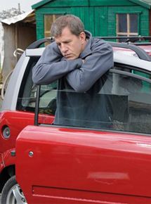 Affiche du film Tout est permis (2013) de Emilie Deleuze. Voir Tout est permis en streaming / torrent sur meilleurs-films.fr