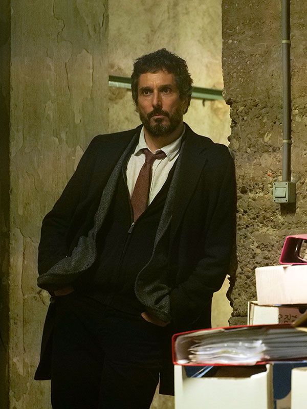 Affiche de la série Tout le monde ment (2022) de Olivier Norek. Voir Tout le monde ment en streaming / torrent sur meilleurs-films.fr