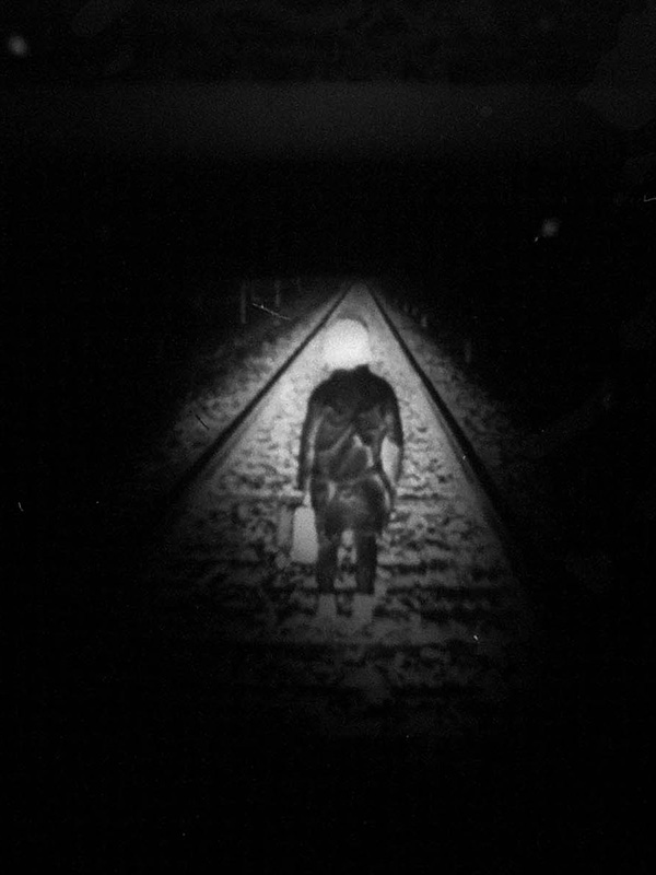 Affiche du court métrage Train Again () de Peter Tscherkassky. Voir Train Again en streaming / torrent sur meilleurs-films.fr